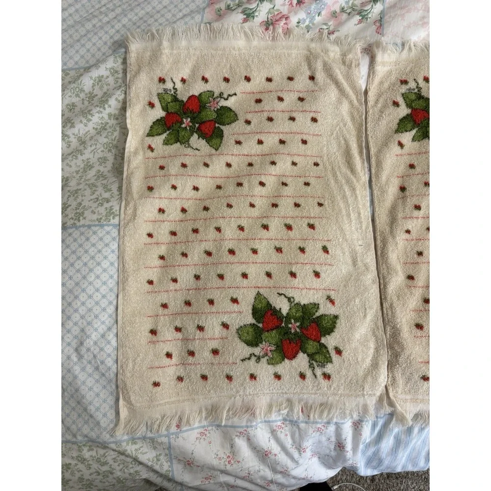 Vtg Rare Set 2 Cannon Monticello Strawberry Cottagecore Hand Towel Fringe